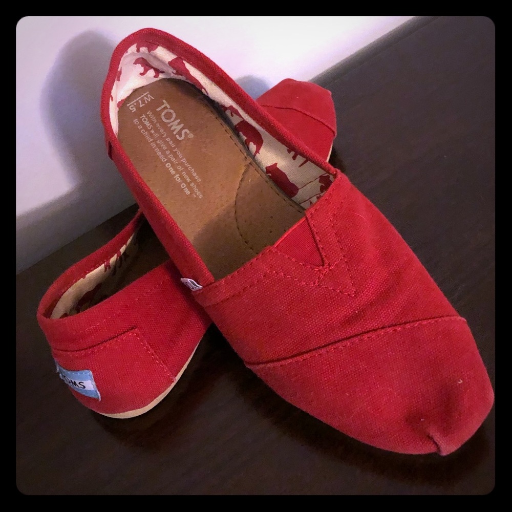 Red Canvas Classic Toms